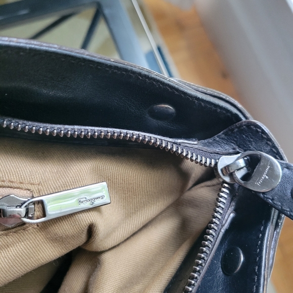 Ferragamo shoulder handbag - Picture 15 of 16